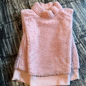 GAP Sherpa pull over vest dusty pink. Large
